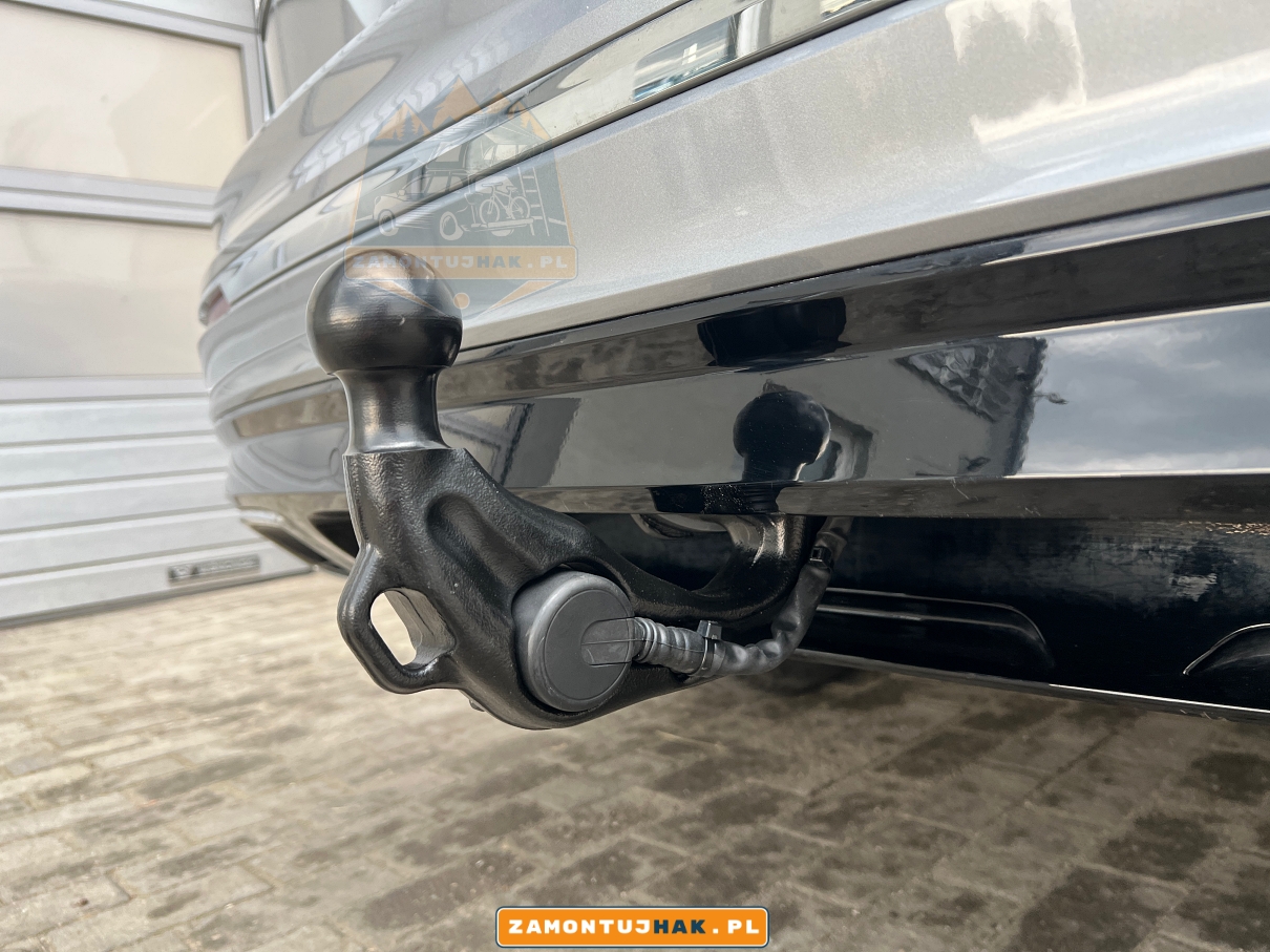 hak holowniczy 322096900113 westfalia r10 zdjecie kuli holowniczej elektrycznej zbliżenie na kulę holowniczą 